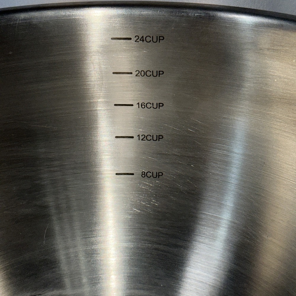 The Pampered Chef Stainless Steel 6L 24 Cup Mixing Bowl Non Slip Base Pour Spout - Picture 2 of 5